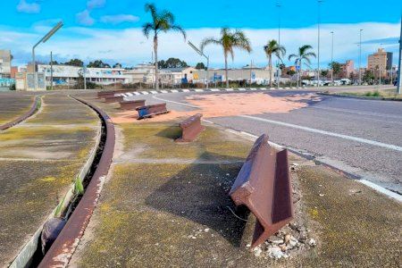 Identificada la conductora que huyó tras un accidente y causó daños en un monumento industrial de Sagunto