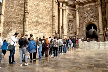 Valencia impulsa el Santo Cáliz con un centro que ya roza las 16.000 visitas y atrae a casi 200 personas al día