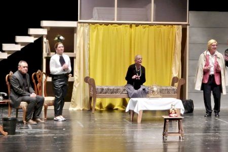 El millor teatre amateur abaixa el teló a l'Alcora amb la comèdia A les fosques