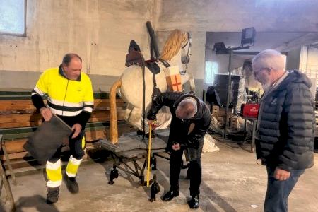 El caballo de la Aparición 'revela sus secretos' y da origen a un nuevo elemento festivo en las fiestas de Moros y Cristianos