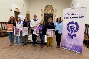Alzira llança la campanya per al 8M: ‘Diferents edats, la mateixa lluita. El feminisme que unix generacions’ - (foto 2)