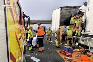 Embús a l’AP7 per un accident múltiple entre la boira entre Xilxes i Moncofa