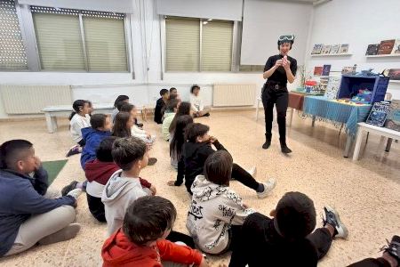 Vila-real acerca referentes femeninos científicos a más de 550 escolares
