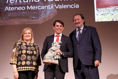 El diestro de Burjassot ha recibido este jueves el Premio Taurino del Ateneo