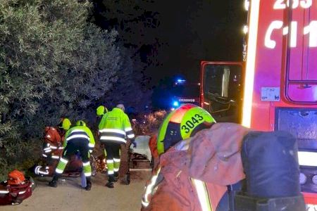Rescaten una persona de l’incendi d’una casa de camp abandonada a Aldaia