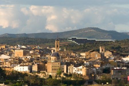 La justícia admet un recurs contra una macroplanta solar de la grandària del nucli urbà de Requena La justícia admet un recurs contra una macroplanta solar de la grandària del nucli urbà de Requena