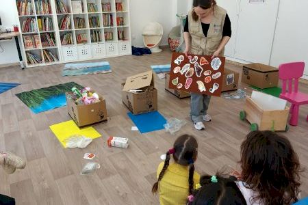 Alicante fomenta la educación ambiental en materia de limpieza y reciclaje entre más de 1.200 estudiantes alicantinos