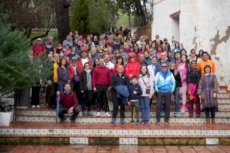 Alrededor de 200 personas participan en la XVII Volta a Peu pel Terme de Fundació Caixa Rural pese al mal tiempo en Vila-real