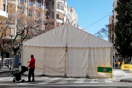 "Gràcies per la comprensió": l’emotiu missatge de diverses falles als veïns davant les "molèsties" de les festes