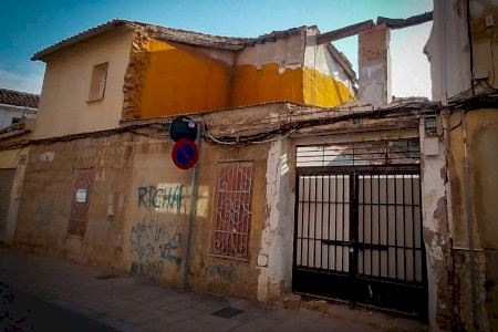 El Ayuntamiento de Torrent adquiere las parcelas de la calle Silla 12 y Silla 10 en el barrio del Alter para uso dotacional público