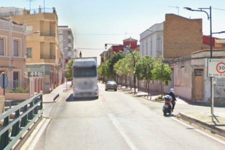 Mor una persona atropellada per un camió en un poble de València