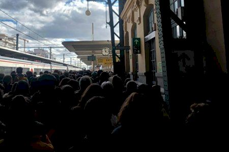 “Causarà un greu perjudici”: preocupació per les restriccions de trens de Rodalia en Falles