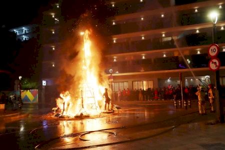 Una emotiva ‘Nit de la Cremà’ pone el mejor broche a la fiesta de las Fallas en Benidorm