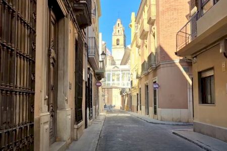 El 'supermercado' que nunca cerraba en Carcaixent: visitas de minutos y un ir y venir constante destapan un punto de droga