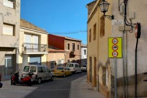 Xixona limita el acceso de vehículos de gran tamaño al centro histórico para mejorar la seguridad y la movilidad
