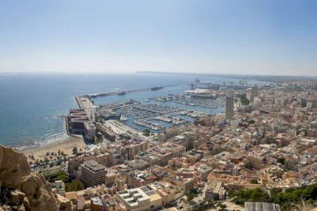 Alicante impulsa nuevos usos vinculados a la cultura, el ocio y a la innovación en el entorno portuario Alicante impulsa nuevos usos vinculados a la cultura, el ocio y a la innovación en el entorno portuario