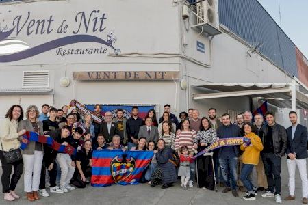 La Penya Llevantinista d'Alboraia celebra el seu sopar fundacional al costat de membres del Llevant UD
