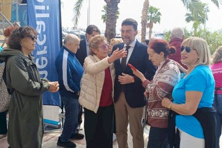 Más de 300 personas participan en una jornada deportiva para promover el envejecimiento activo en la Explanada