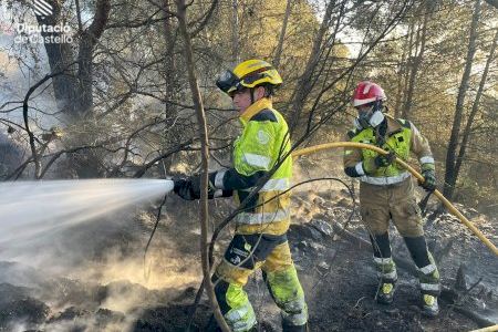 Un incendi forestal a Alcossebre mobilitza nombrosos mitjans en una jornada marcada pel fort vent