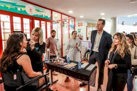 La 25ª edición del Baúl del Estudio y del Empleo reunió a cerca de un millar de jóvenes de Elda y comarca