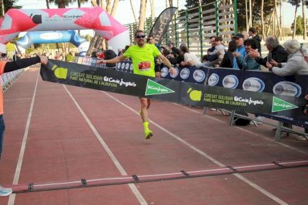 Carlos Jiménez y Clara Zacarés, ganadores en Picassent de la segunda prueba del Circuit Solidari El Corte Inglés Parc Natural de l´Albufera Carlos Jiménez y Clara Zacarés, ganadores en Picassent de la segunda prueba del Circuit Solidari El Corte Inglés Parc Natural de l´Albufera