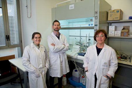 Investigadores de la UA desarrollan una tecnología para recuperar metales pesados y reutilizarlos
