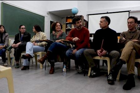 Rodrigo Sorogoyen participa en un curso de la Universitat de València sobre cine y derecho en el CIS de Picassent