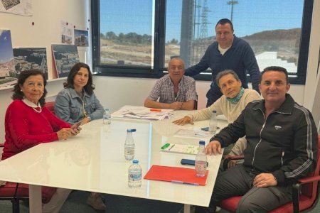 El alcalde se reúne con vecinos de la Urbanización Kristal de La Nucía
