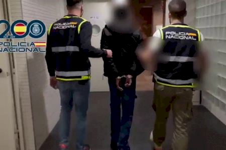 Detenido en Alicante un hombre que robaba en vehículos de lujo usando un inhibidor de señales