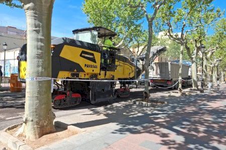 Benicarló reprén l’asfaltat a Febrer Soriano i al nord de l’Eix Cívic per a millorar la circulació