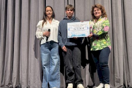 El Consell de la Infància recapta més de 1.000 euros per a la investigació del càncer infantil en la Gala de la Infància Almussafes 2026