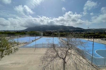 Dénia estrena la última pista de Madrigueres y culmina la renovación integral del recinto deportivo