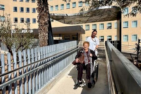 El Hospital Doctor Balmis de Alicante mejora la accesibilidad con una nueva rampa en el edificio de consultas externas