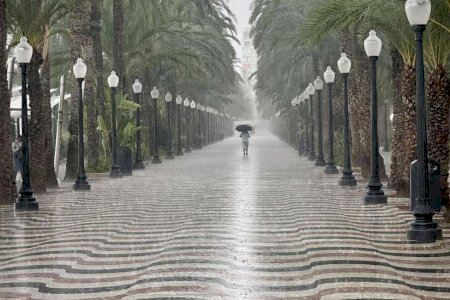 Un frente frío barrerá la Comunitat Valenciana este domingo con un gran desplome térmico y lluvia ocre: estas son las zonas más afectadas