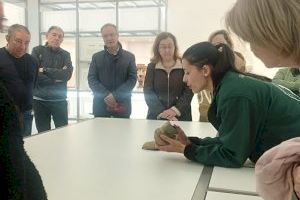 El museo de Burriana acerca la historia a los jóvenes con un taller sobre cerámica desde el Neolítico - (foto 2)