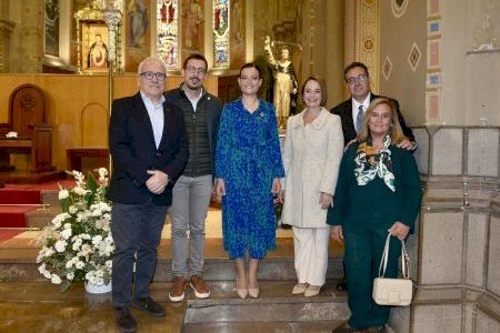 Castelló reafirma les seues arrels amb la celebració de la missa i la processó en honor a les festes de Sant Vicent Castelló reafirma les seues arrels amb la celebració de la missa i la processó en honor a les festes de Sant Vicent