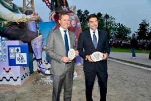 Alicante “prende” Toledo: una hoguera ante 5.000 personas sella un acuerdo histórico entre ambas ciudades - (foto 15) Alicante “prende” Toledo: una hoguera ante 5.000 personas sella un acuerdo histórico entre ambas ciudades - (foto 15)