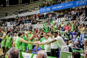 Festival ofensivo del Amics para seguir líder