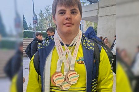 Un nadador burrianense con discapacidad intelectual se proclama campeón de España