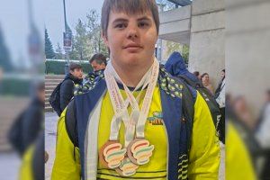 Un nadador burrianense con discapacidad intelectual se proclama campeón de España