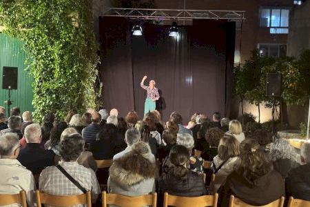 “Contes baix les estrelles” arranca amb gran èxit a Almussafes “Contes baix les estrelles” arranca amb gran èxit a Almussafes