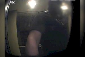 Rep un SMS del banc, introdueix les seues dades i comet un error que li costa car: perd més de 2.000 euros i hi ha un detingut a Alacant - (foto 2)