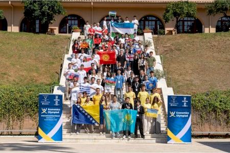Cuatro alumnos de Vila-real, Castellón y Mutxamel se cuelan en la final de las Olimpiadas de Economía y se acercan al sueño del Mundial