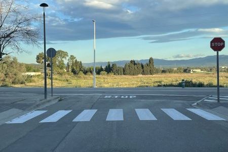 Llíria refuerza la seguridad vial con el repintado viario Llíria refuerza la seguridad vial con el repintado viario