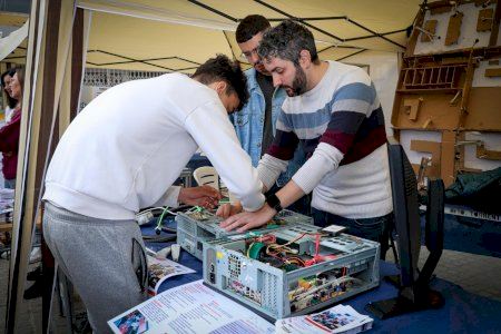 Torrent impulsa el futuro educativo y laboral con la V Feria de la Formación Profesional y para el Empleo