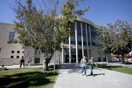 Una limpiadora roba en la universidad de Elche y vende los objetos con su pareja Una limpiadora roba en la universidad de Elche y vende los objetos con su pareja