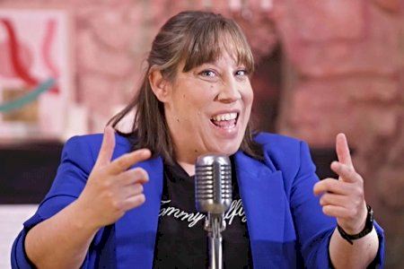 La monologuista Carol Tomàs obri aquest dimecres el nou cicle del Circuit Cafè Teatre-Ociversitari d’Ontinyent La monologuista Carol Tomàs obri aquest dimecres el nou cicle del Circuit Cafè Teatre-Ociversitari d’Ontinyent