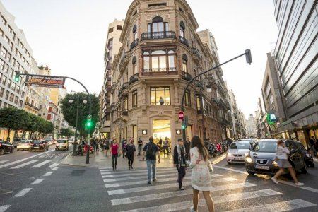 ‘Alerta pickpocket’ a València: detinguda una carterista després de robar en un centre comercial
