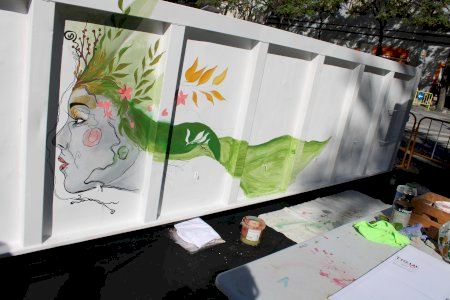 Arte y reciclaje se unen en un llamamiento a utilizar correctamente los contenedores de poda doméstica