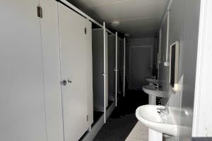 Deportes instala dos contenedores con baños en zonas deportivas urbanas de Petrer para mejorar la calidad de los espacios